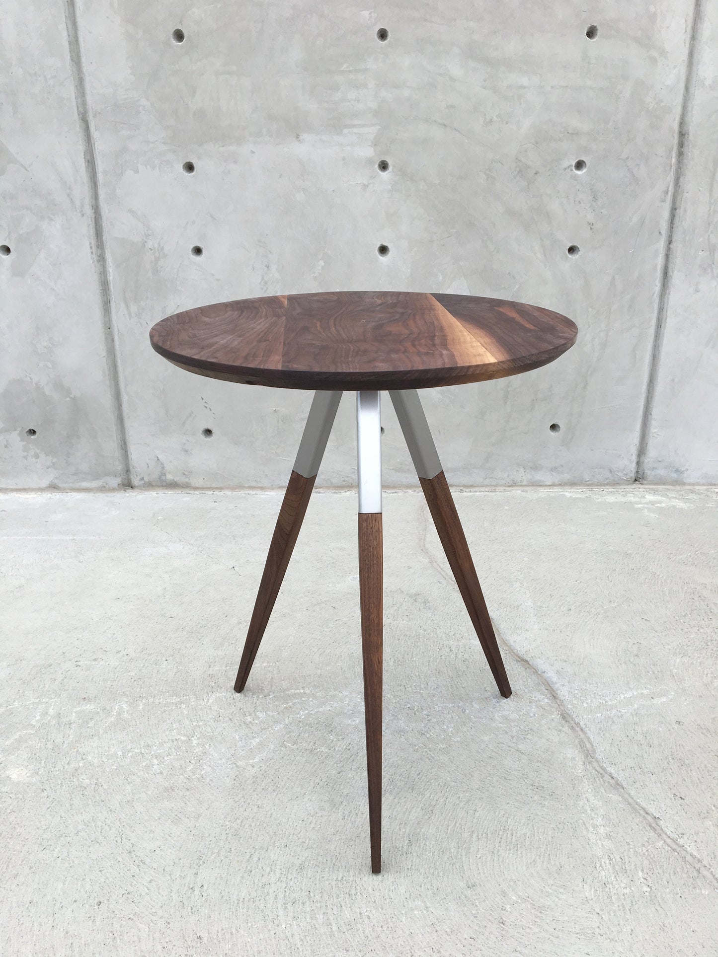 SCULLY Round End Table